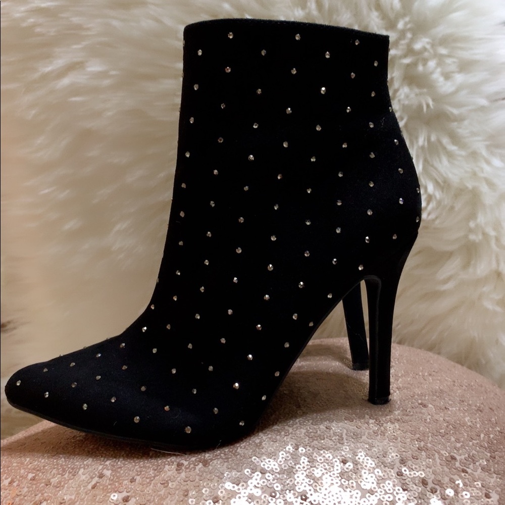 Anne Michelle Nice bots ♥️Swarovski boots